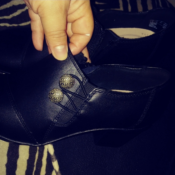 brand new namebrand shoes - Picture 5 of 5